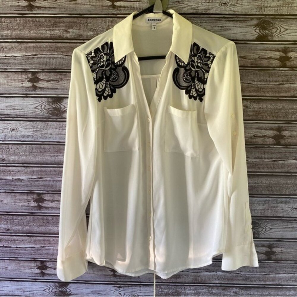 Express Women's‎ V-Neck Long-Sleeved Button-Down Blouse Size M